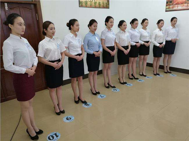 空乘面试自我介绍时如果给自己加分？
